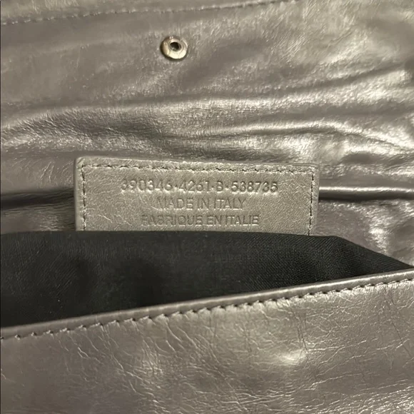 Balenciaga Gray Crossbody Bag with Distressed Leather and Fold-Over Design - Picture 5 of 8